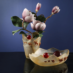 Sculptural liuli bowl with camel motif for home decor